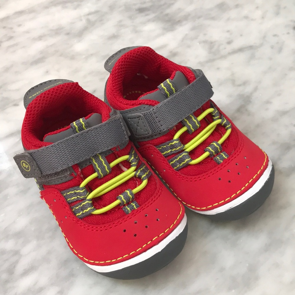 NWOT - Stride Rite Soft Motion Amos Sneaker